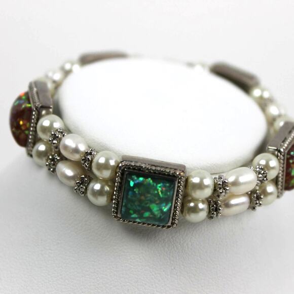 Aurora Borealis & Faux Pearls Stretch Bracelet - Picture 6 of 7